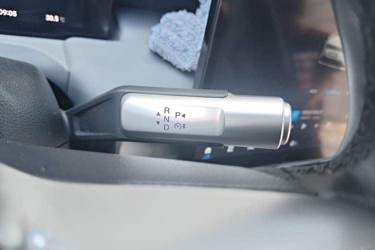 Used AION Y 2023 Plus 510 Smart Edition Gear Lever