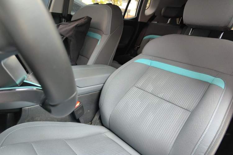 Used AION Y 2023 Younger Left Front Seat