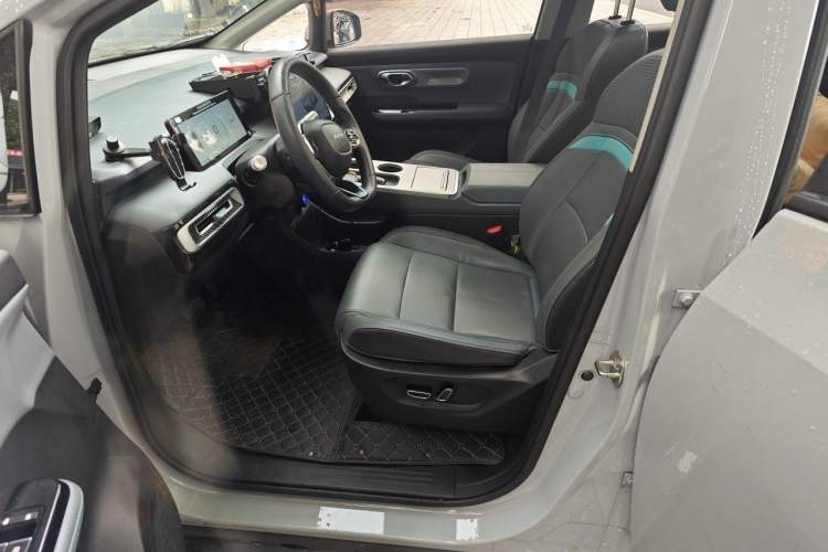 Used AION Y 2023 Plus 510 Smart Edition Left Front Seat