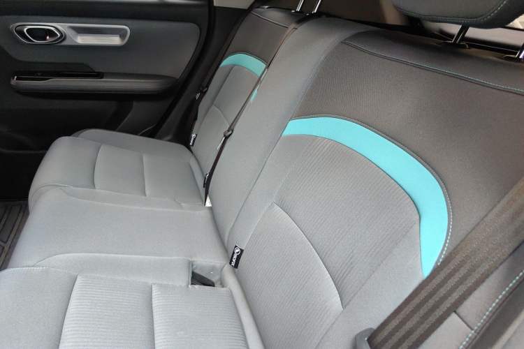 Used AION Y 2023 Younger Left Rear Seat