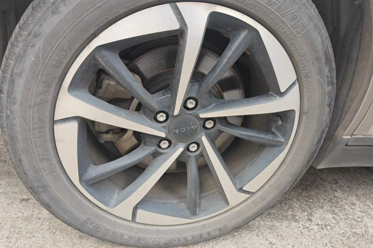 Used AION Y 2023 Plus 510 Smart Edition Right Front Wheel Hub