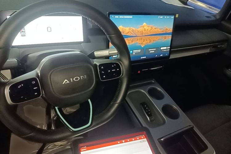 Used AION Y 2023 Younger Center Console