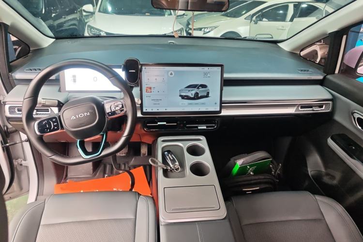 Used AION Y 2023 Plus 510 Smart Edition Center Console