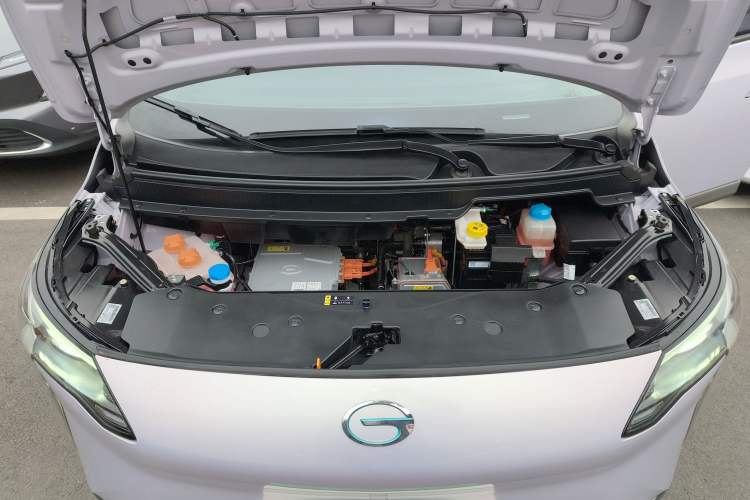 Used AION Y 2023 Younger Engine Bay