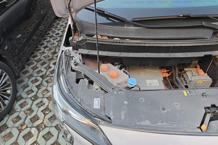 Used AION Y 2023 Plus 510 Tech Edition Engine Bay Right