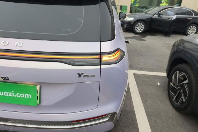 Used AION Y 2023 Younger Exterior 3