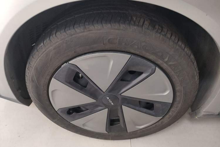 Used AION Y 2023 Younger Exterior 7
