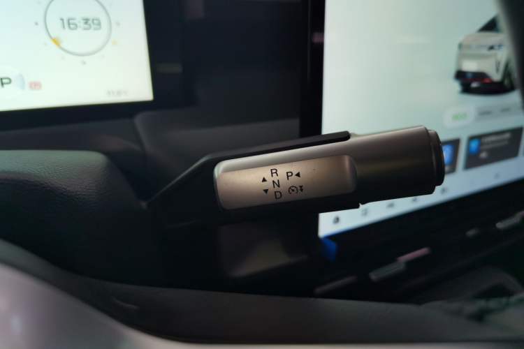 Used AION Y 2023 Younger Star Edition Gear Lever