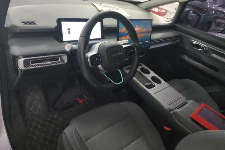 Used AION Y 2023 Younger Interior 2