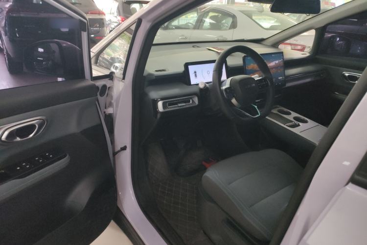 Used AION Y 2023 Younger Interior 3