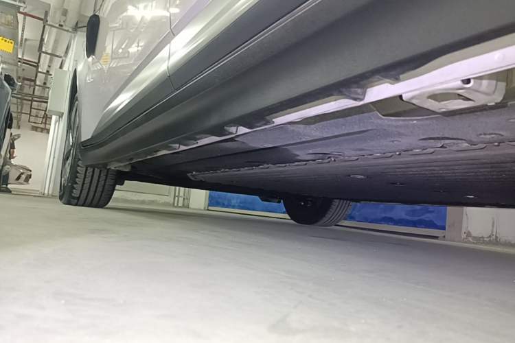 Used AION Y 2023 Younger Left Side Sill