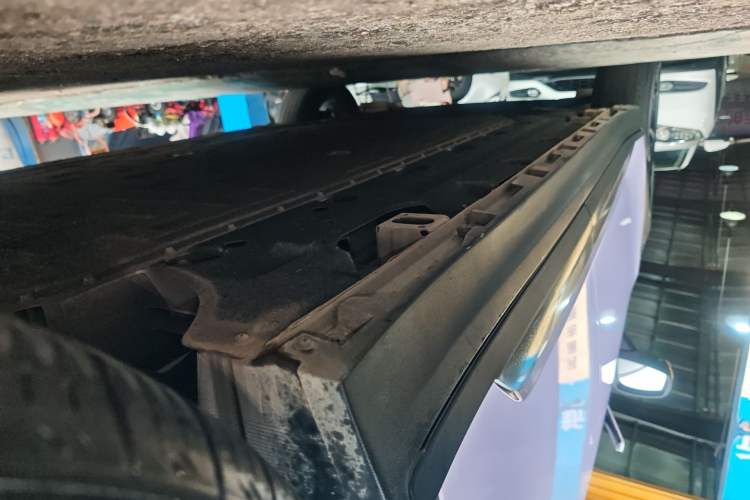 Used AION Y 2023 Plus 510 Smart Edition Left Side Sill