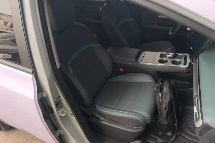 Used AION Y 2023 Plus 510 Smart Edition Right Front Seat