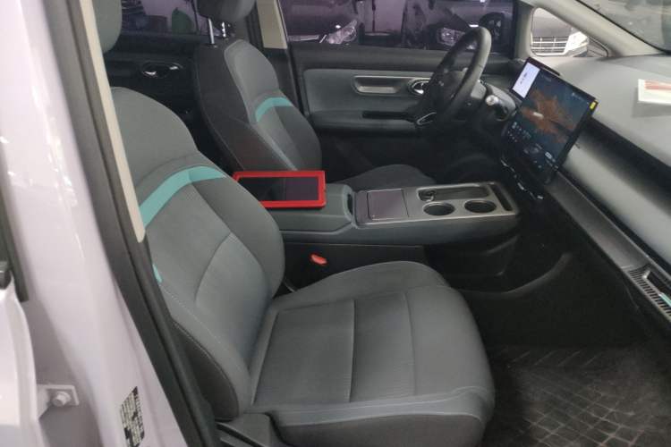 Used AION Y 2023 Younger Right Front Seat
