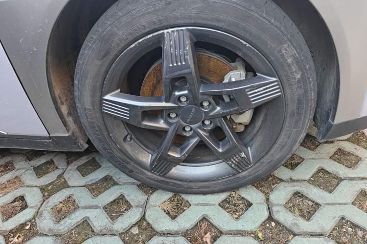 Used AION Y 2023 Plus 510 Tech Edition Right Front Wheel Hub