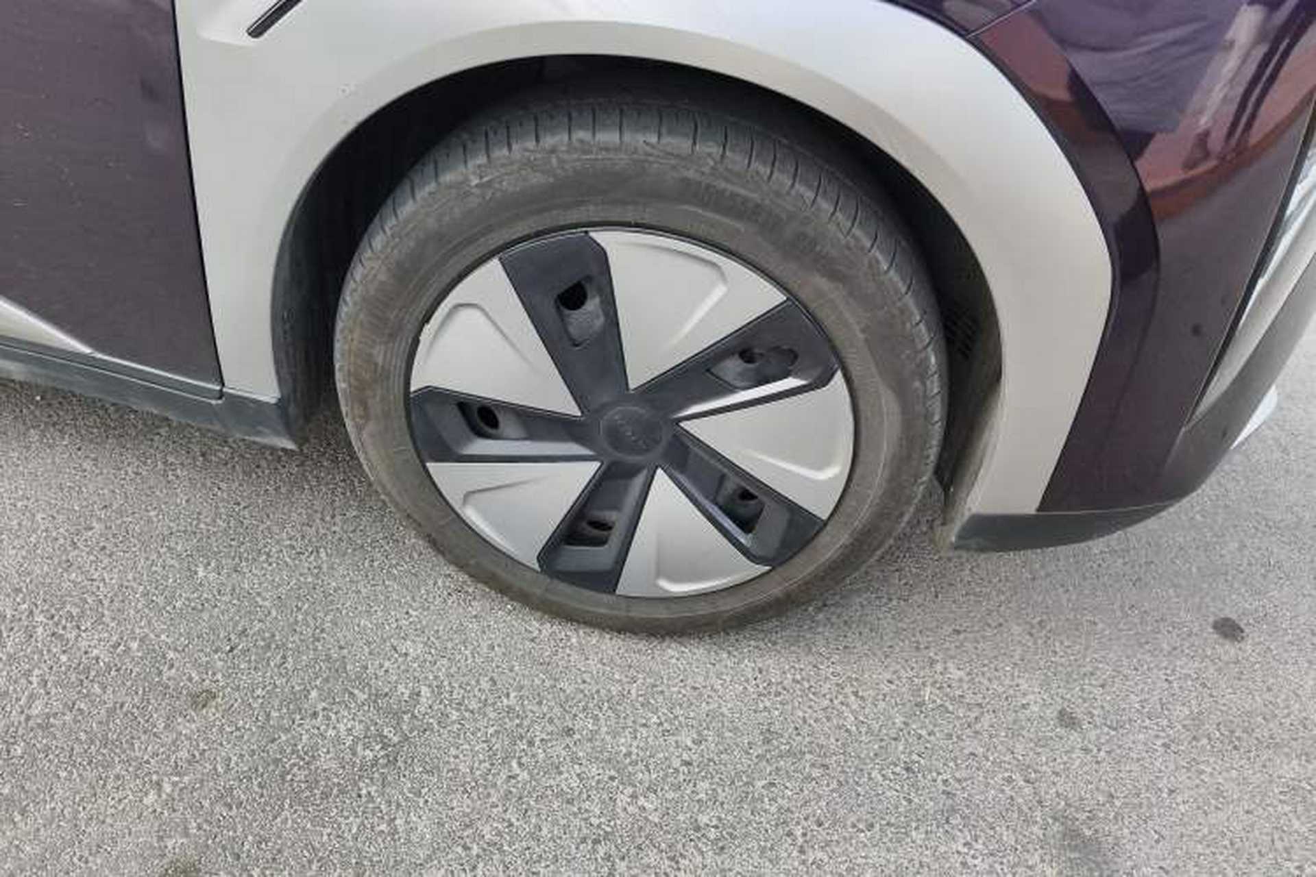 Used AION Y 2023 Plus 510 Enjoy Edition Right Front Wheel Hub