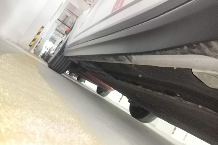 Used AION Y 2023 Younger Right Side Sill