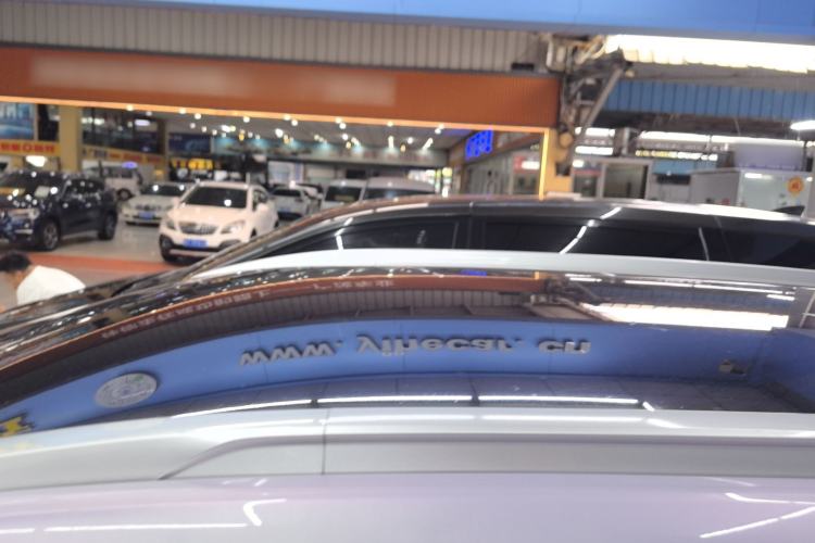 Used AION Y 2023 Plus 510 Smart Edition Roof