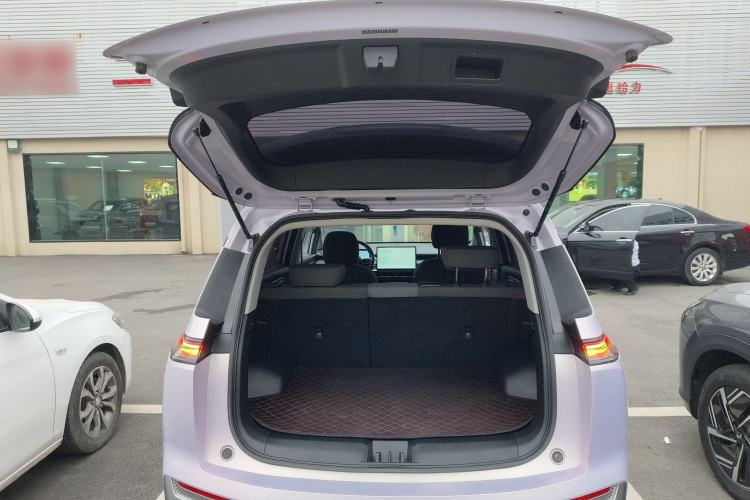 Used AION Y 2023 Younger Trunk