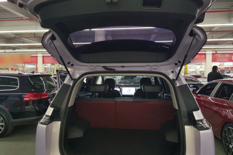 Used AION Y 2023 Younger Star Edition Trunk