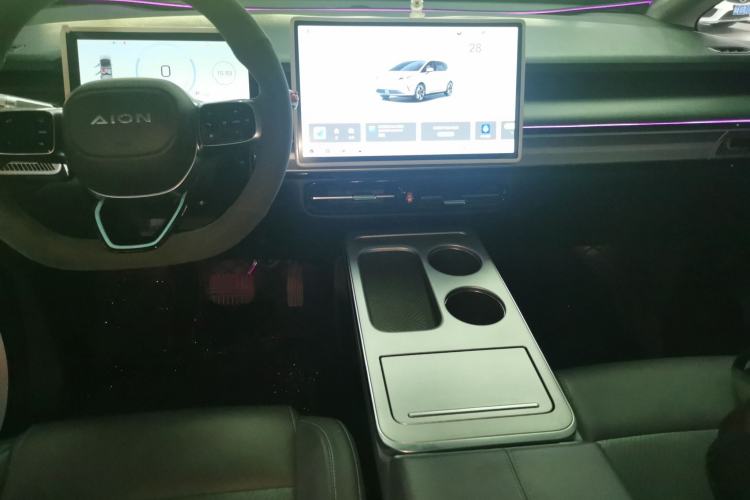 Used AION Y 2023 Younger Star Edition Center Console