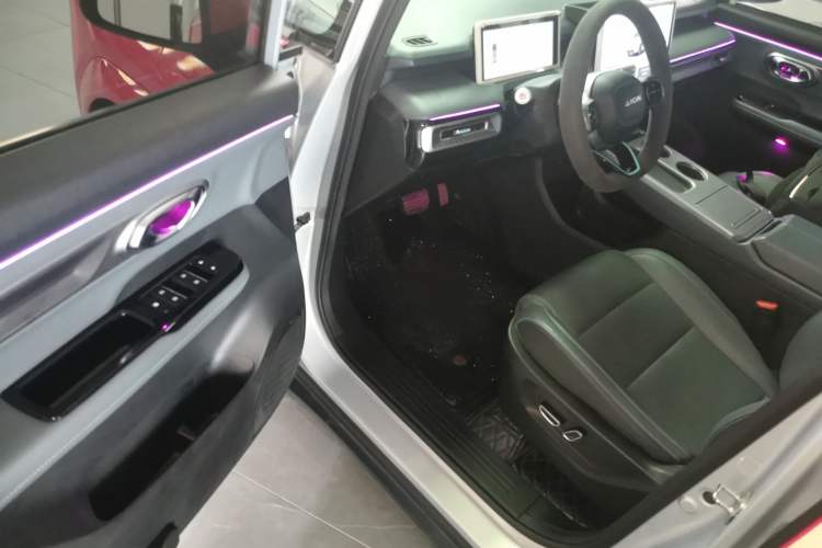 Used AION Y 2023 Younger Star Edition Driver Seat