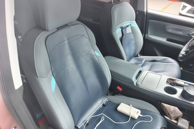 Used AION Y 2023 Younger Right Front Seat