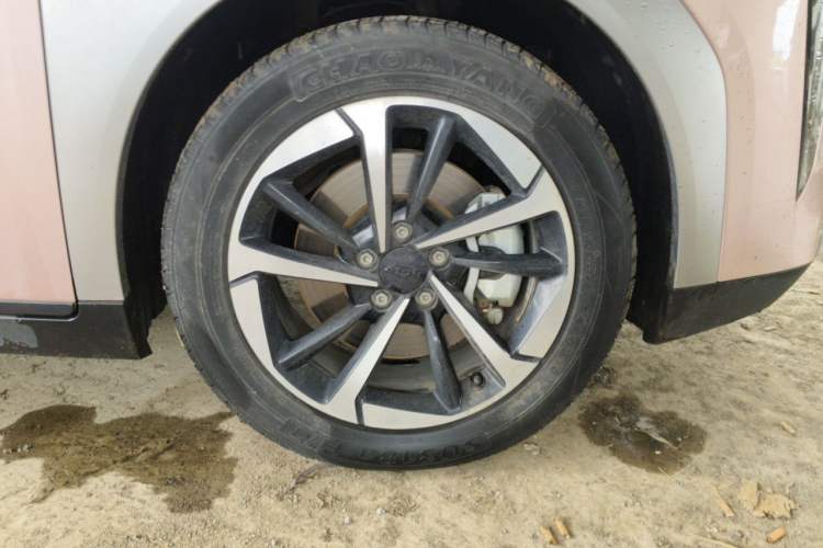 Used AION Y 2023 Plus 510 Smart Edition Right Front Wheel Hub