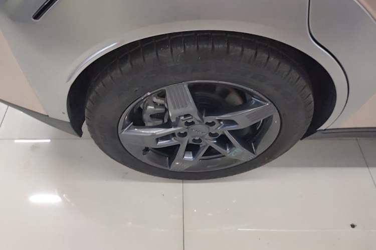 Used AION Y 2023 Plus 510 Tech Edition Right Rear Wheel Hub