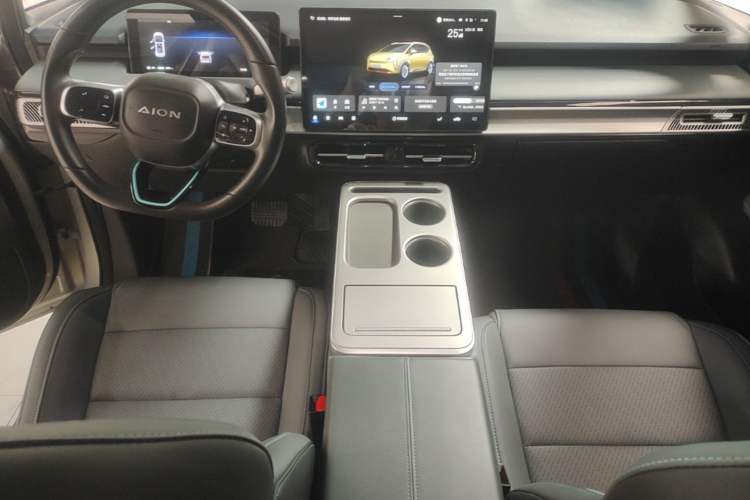 Used AION Y 2023 Younger Star Edition Center Console