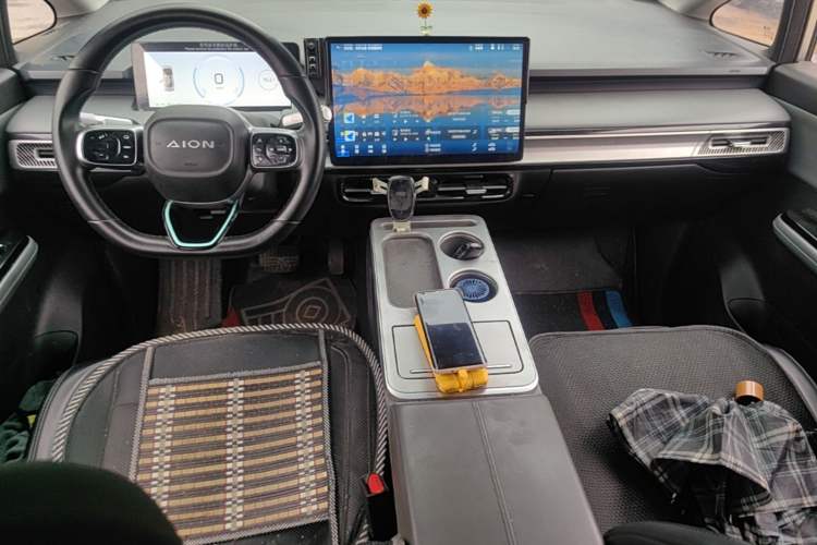 Used AION Y 2023 Plus 610 Enjoy Edition Center Console