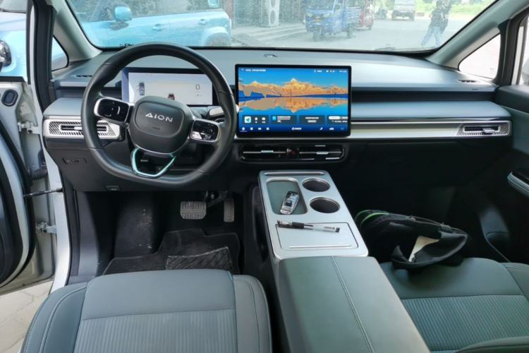 Used AION Y 2023 Younger Center Console