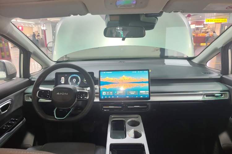 Used AION Y 2023 Plus 510 Enjoy Edition Center Console