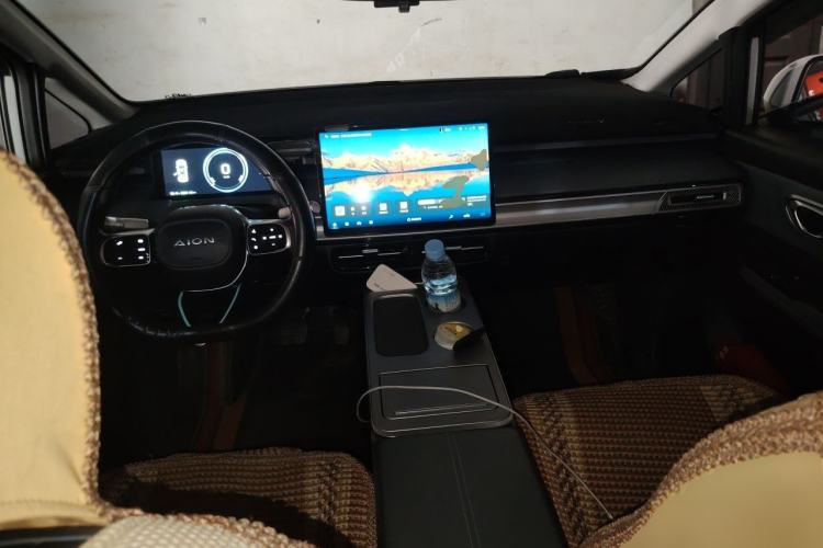 Used AION Y 2023 Younger Star Edition Center Console