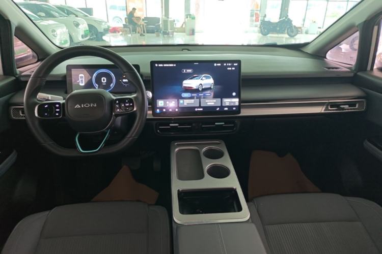 Used AION Y 2023 Younger Center Console