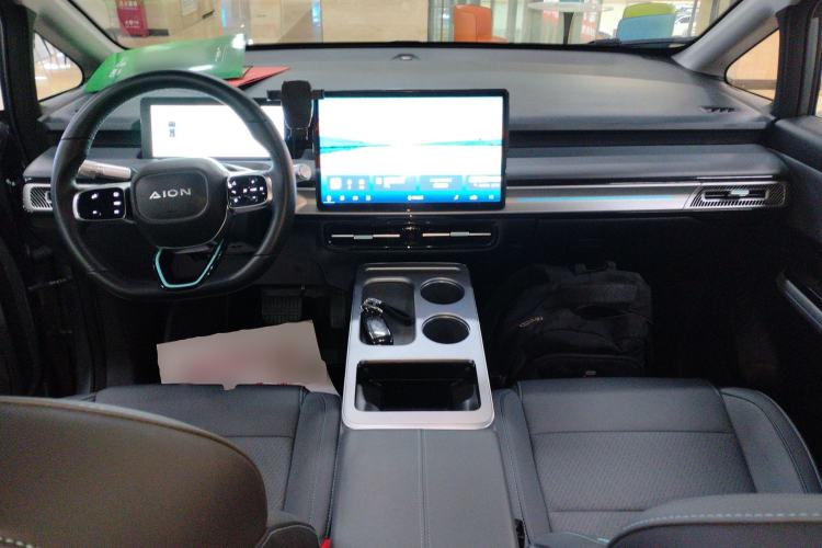 Used AION Y 2023 Plus 610 Smart Edition Ternary Lithium Center Console