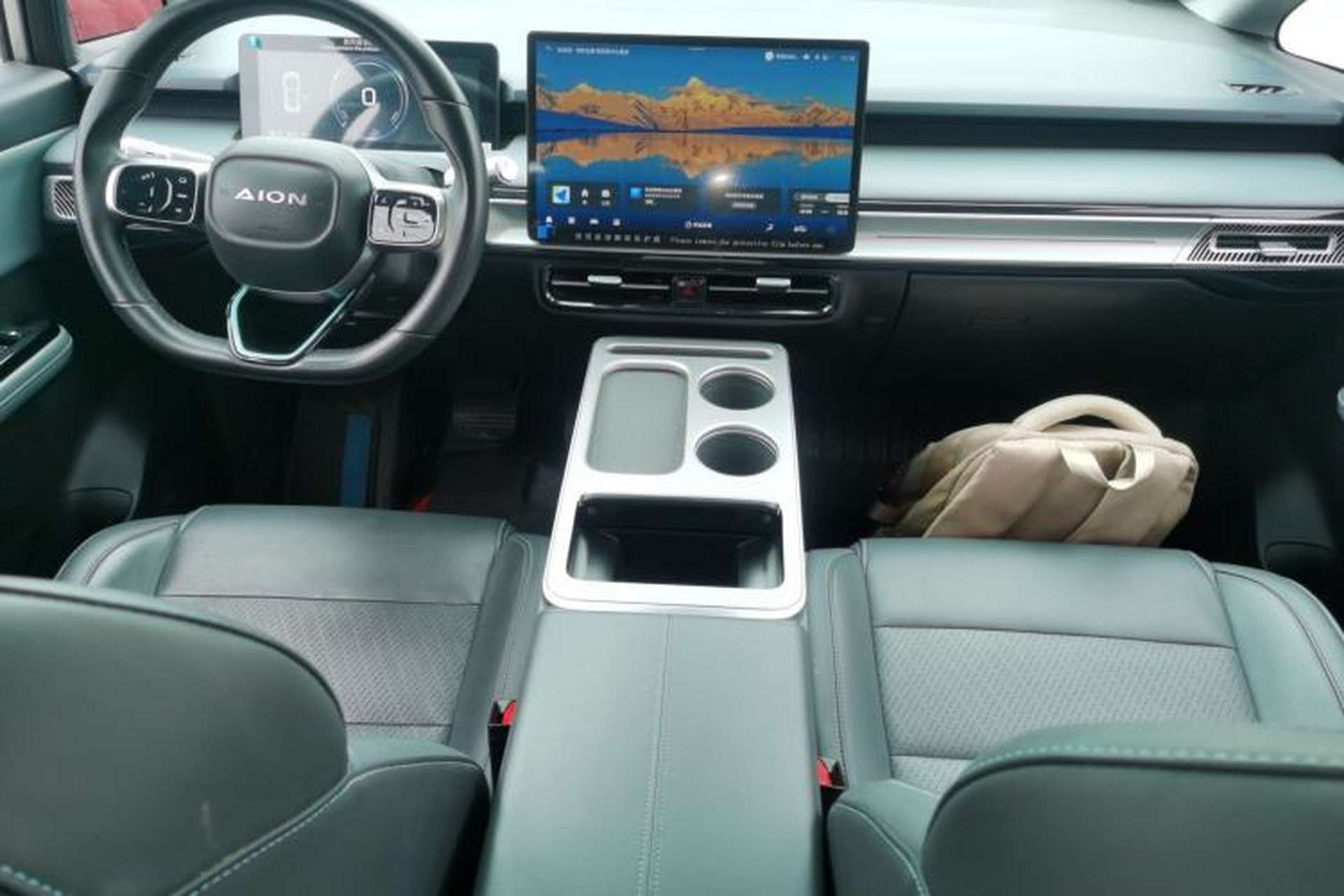 Used AION Y 2023 Plus 610 Smart Edition Ternary Lithium Center Console