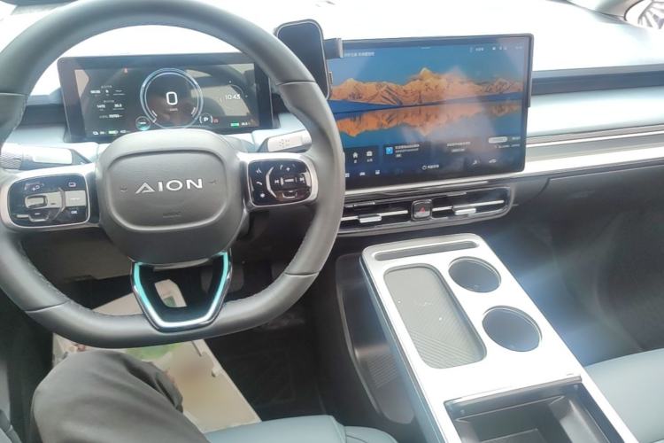 Used AION Y 2023 Plus 510 Smart Edition Center Console
