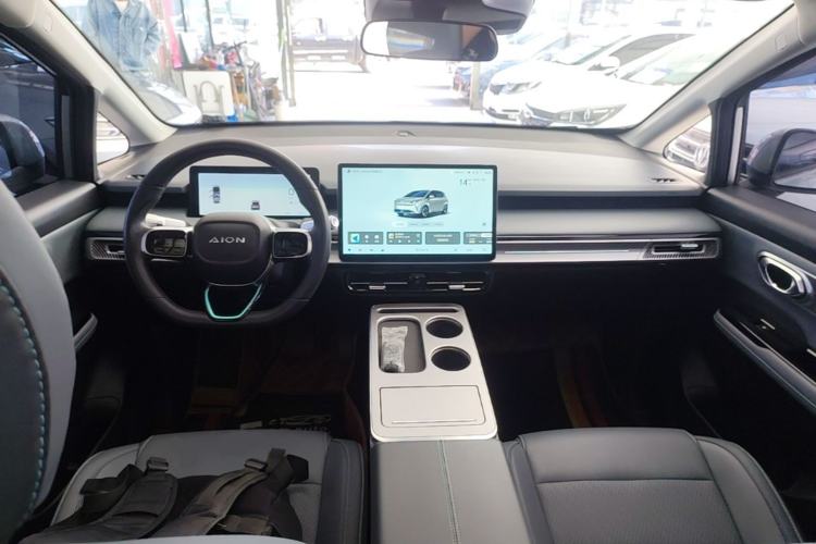 Used AION Y 2023 Plus 510 Smart Edition Center Console