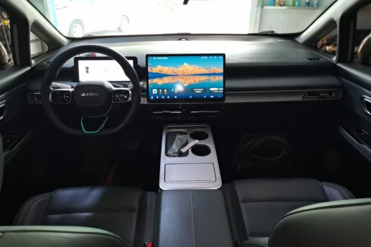 Used AION Y 2023 Plus 510 Smart Edition Center Console