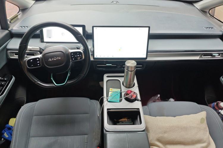 Used AION Y 2023 Younger Center Console