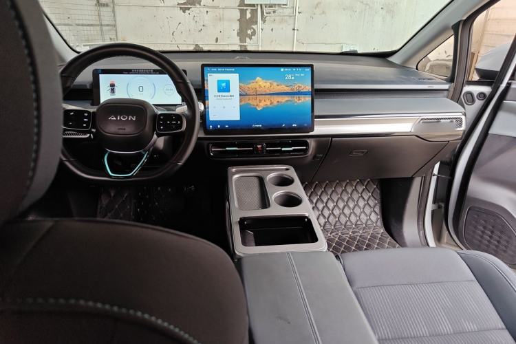 Used AION Y 2023 Plus 510 Enjoy Edition Center Console
