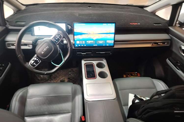 Used AION Y 2023 Younger Star Edition Center Console