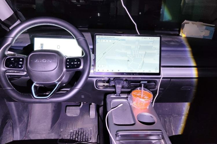 Used AION Y 2023 Plus 510 Executive Edition Center Console