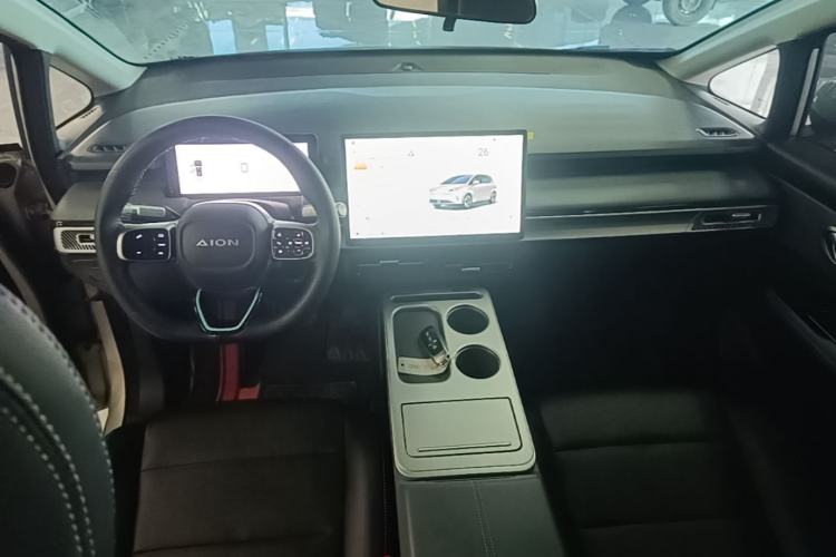 Used AION Y 2023 Younger Center Console