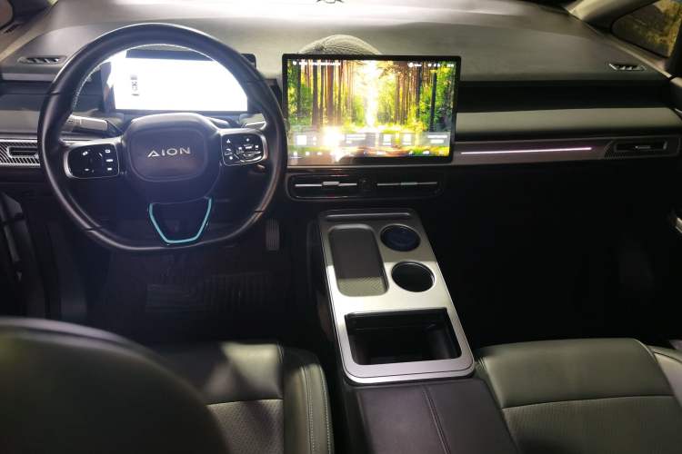 Used AION Y 2023 Plus 510 Smart Edition Center Console