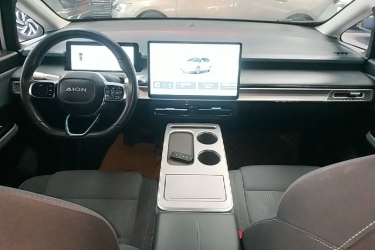Used AION Y 2023 Younger Center Console