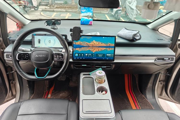 Used AION Y 2023 Plus 610 Enjoy Edition Center Console