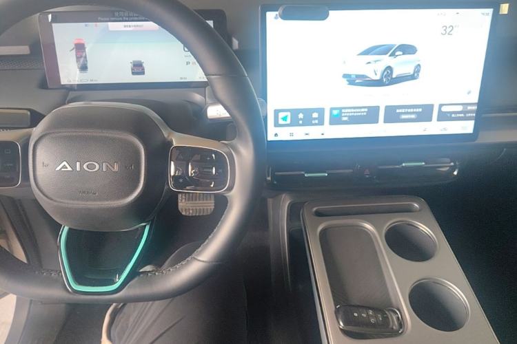 Used AION Y 2023 Plus 610 Enjoyment Edition Ternary Lithium Center Console
