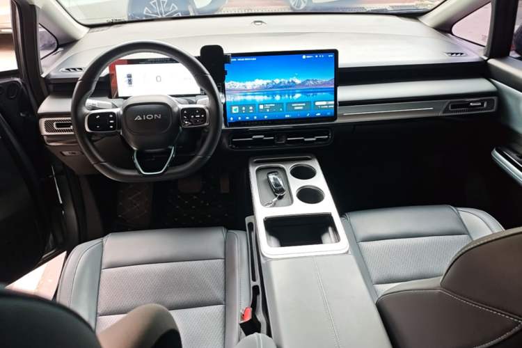 Used AION Y 2023 Plus 510 Smart Edition Center Console
